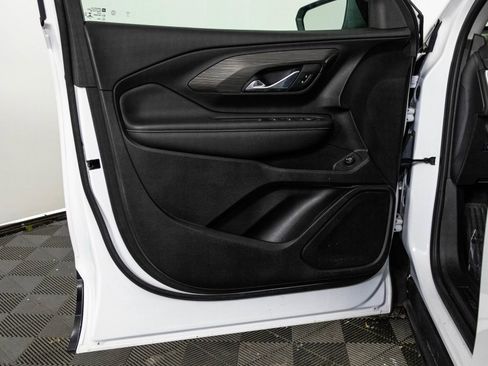 Used 2023 GMC Terrain SLE w/ Driver Convenience Package image 33