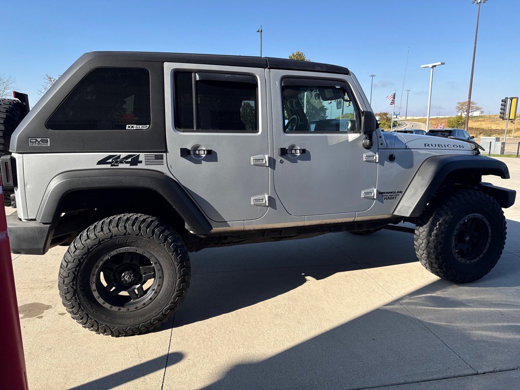 Used 2012 Jeep Wrangler Unlimited Rubicon w/ Max Tow Pkg AWD/4WD image 4