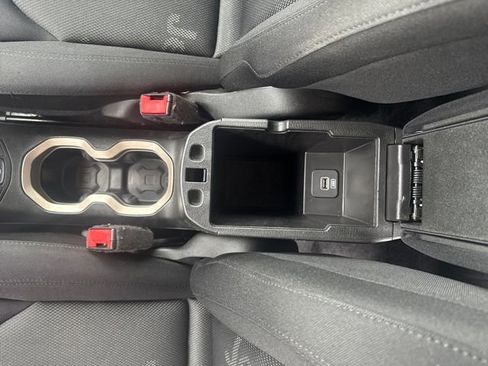 Used 2017 Jeep Renegade Latitude w/ Popular Equipment Group image 26