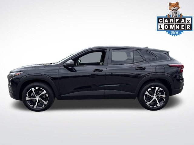 Used 2026 Chevrolet Trax RS FWD image 2