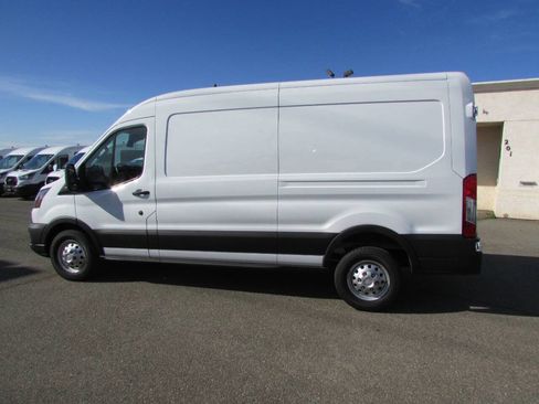 Used 2023 Ford Transit 250 Medium Roof AWD image 10