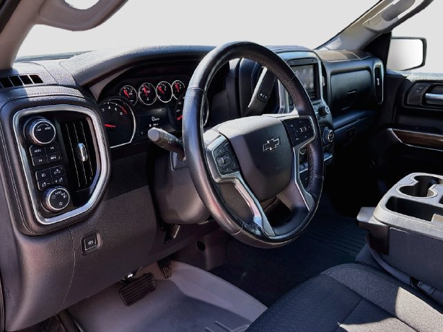 Used 2021 Chevrolet Silverado 1500 RST w/ LPO, Blackout Package AWD/4WD image 9
