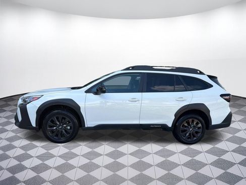 Used 2025 Subaru Outback Onyx Edition AWD/4WD image 2