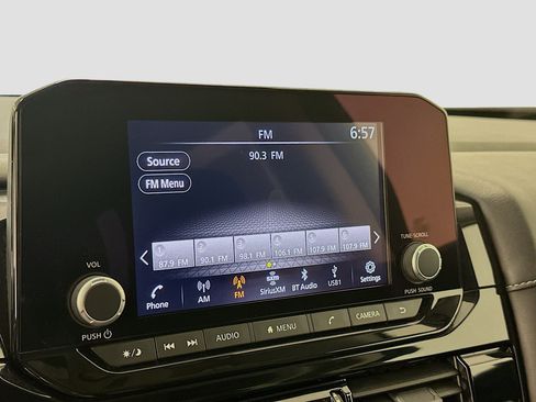Used 2025 Nissan Pathfinder SV AWD/4WD image 21