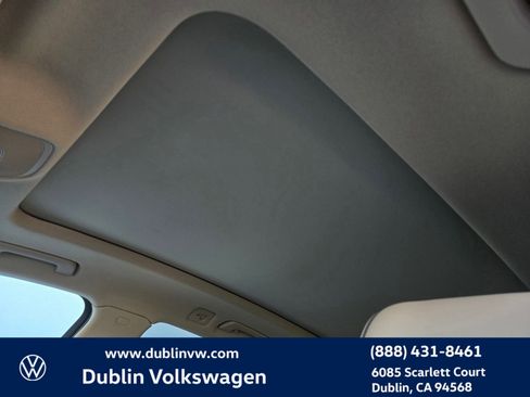 Used 2023 Audi Q5 e Premium w/ Convenience Package image 17