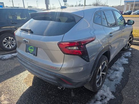 Certified 2024 Chevrolet Trax RS w/ Driver Confidence Package image 3