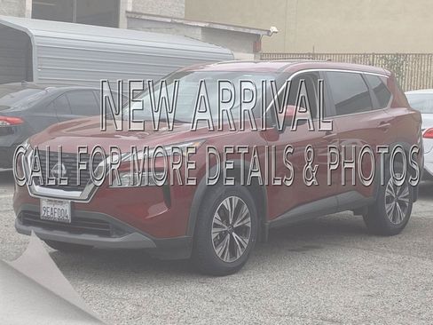 Certified 2023 Nissan Rogue SV FWD image 1