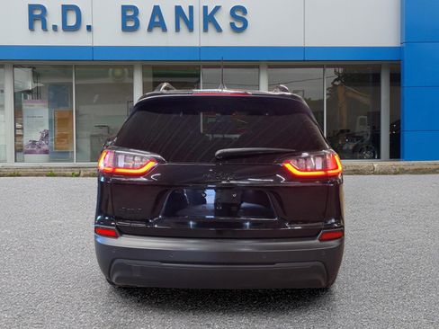 Used 2021 Jeep Cherokee Latitude Plus AWD/4WD image 4
