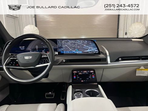 New 2026 Cadillac Vistiq Luxury w/ LPO, Floor Liner Package image 30