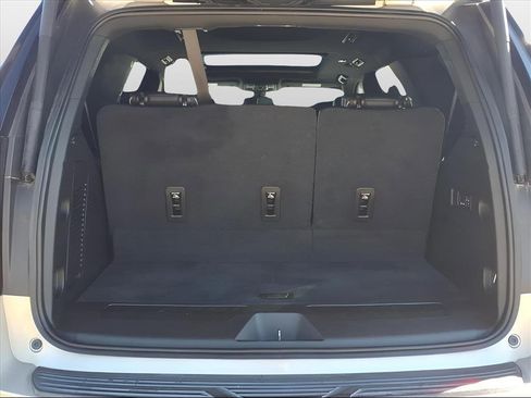 Used 2021 GMC Yukon SLT w/ SLT Luxury Plus Package image 10