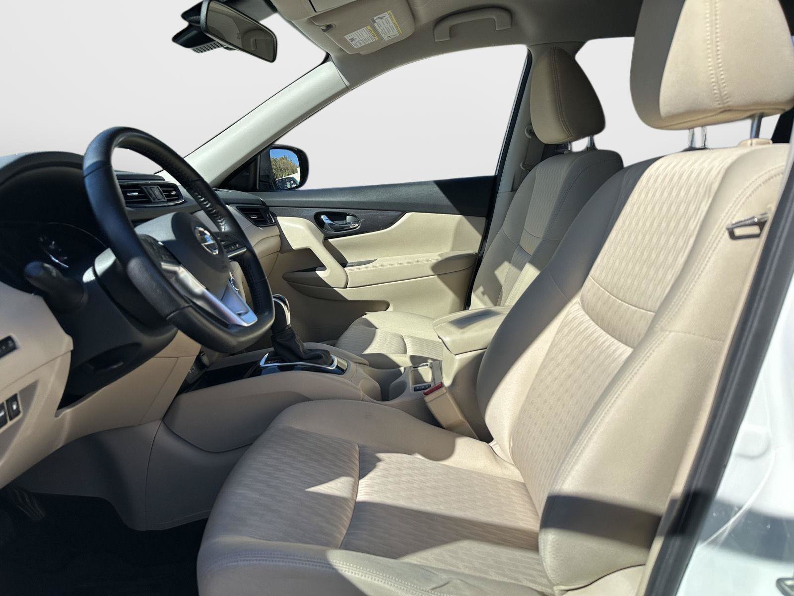 Used 2020 Nissan Rogue SV AWD/4WD image 13