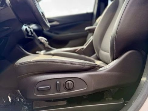 Certified 2023 Buick Encore GX Select w/ Sport Touring Package FWD image 11