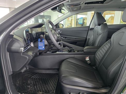 New 2026 Hyundai Elantra Limited image 19