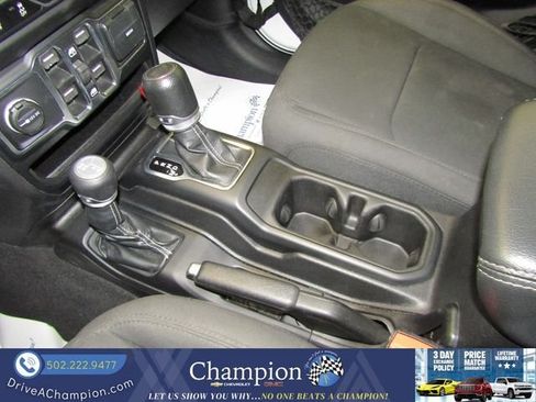 Used 2021 Jeep Wrangler Unlimited Sahara AWD/4WD image 31