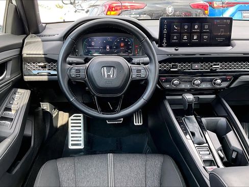 Used 2025 Honda Accord Sport image 6