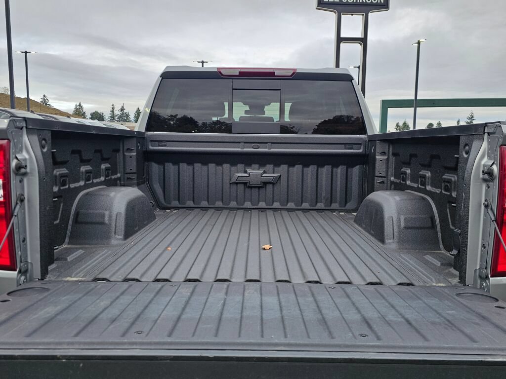 Certified 2024 Chevrolet Silverado 1500 RST w/ Convenience Package II AWD/4WD image 15