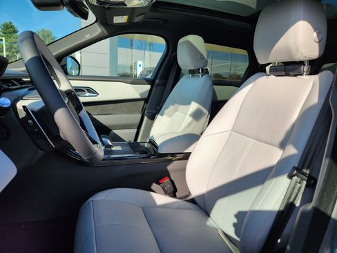 New 2026 Land Rover Range Rover Velar Dynamic SE image 8