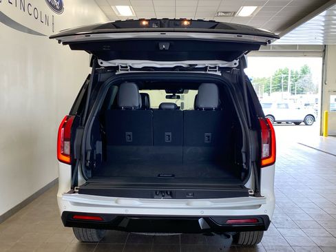 New 2026 Ford Expedition Platinum image 17