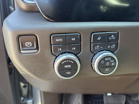 Used 2025 GMC Sierra 1500 SLT w/ SLT Premium Plus Package AWD/4WD image 16