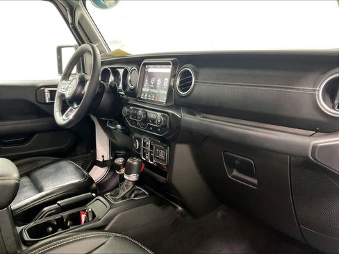 Used 2023 Jeep Wrangler Sahara w/ Cold Weather Group image 14