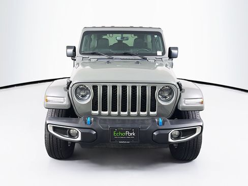 Used 2023 Jeep Wrangler Unlimited Sahara w/ Cold Weather Group AWD/4WD image 2