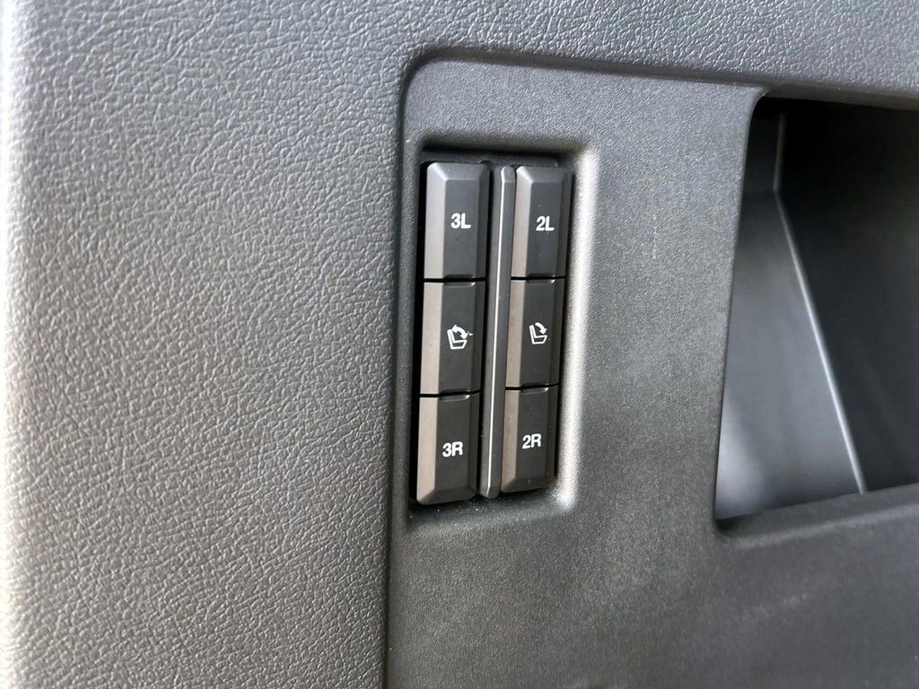 Used 2024 Ford Expedition Max Platinum AWD/4WD image 14