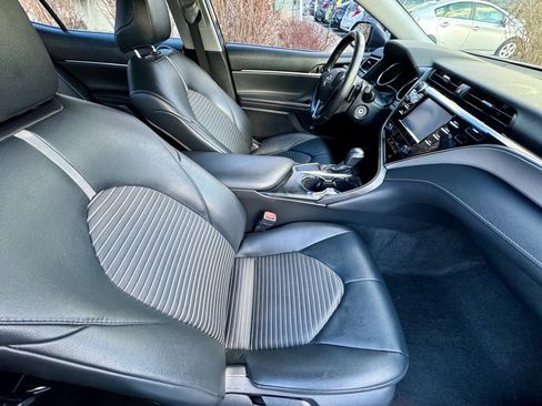Used 2018 Toyota Camry SE image 13