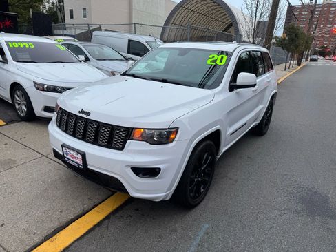 Used 2020 Jeep Grand Cherokee Altitude image 2
