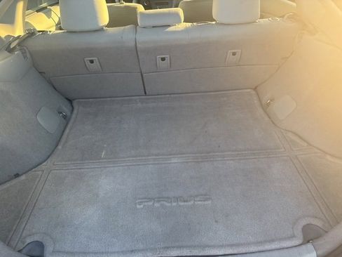 Used 2015 Toyota Prius Two image 8