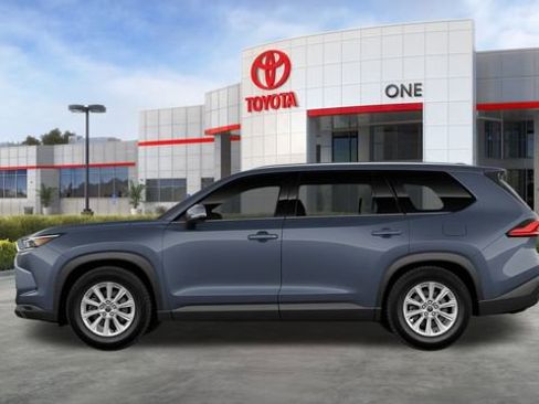 New 2026 Toyota Grand Highlander XLE image 5