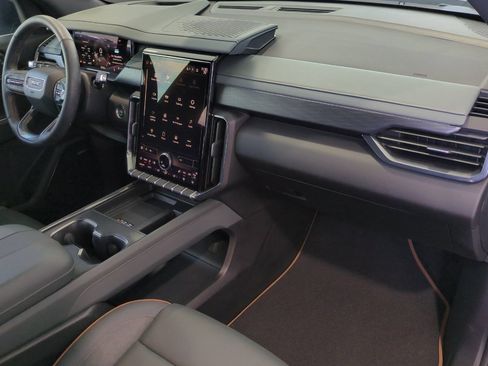 Used 2024 GMC Acadia AT4 w/ Luxury Package AWD/4WD image 19