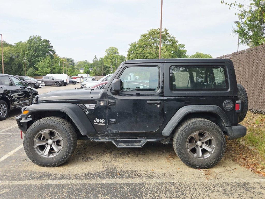 Used 2019 Jeep Wrangler Sport AWD/4WD image 2