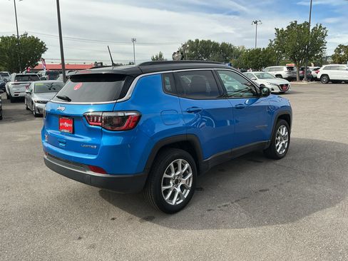 Used 2025 Jeep Compass Limited AWD/4WD image 5