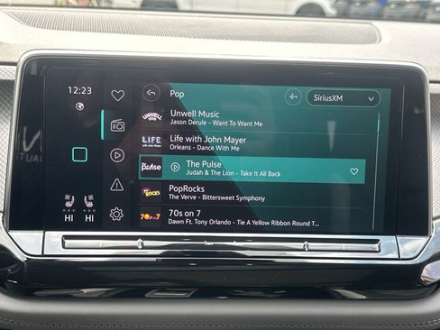 Used 2025 Volkswagen Atlas Peak Edition SE AWD/4WD image 26