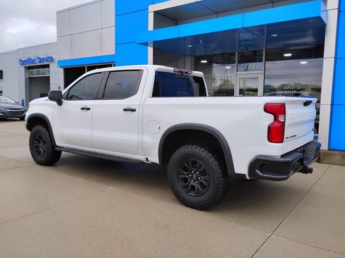 Used 2022 Chevrolet Silverado 1500 ZR2 w/ Technology Package AWD/4WD image 11