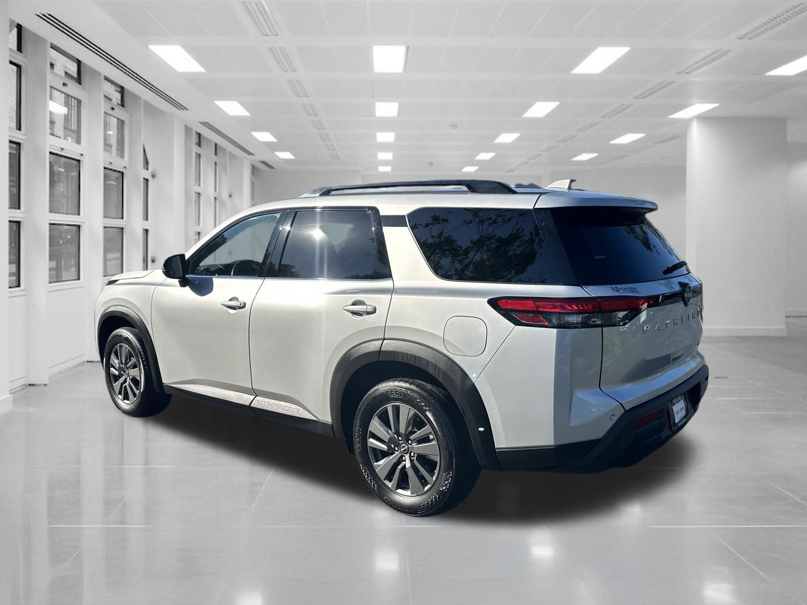 Used 2024 Nissan Pathfinder SV FWD image 7