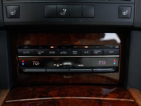 Used 2013 Mercedes-Benz E 350 4MATIC Wagon image 36