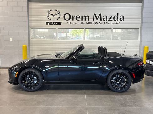 New 2026 MAZDA MX-5 Miata Club w/ Weather Package RWD image 9