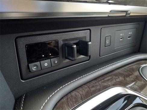 Used 2024 Nissan Armada Platinum w/ Captain's Chairs Package image 26