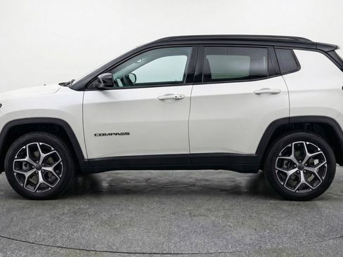 Used 2025 Jeep Compass Limited image 5