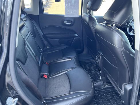 Used 2019 Jeep Compass Latitude image 32