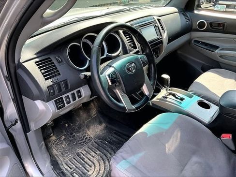 Used 2015 Toyota Tacoma 4x4 Double Cab w/ SR5 Package image 8