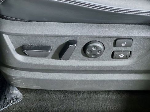 Used 2025 INFINITI QX80 Sensory AWD/4WD image 13