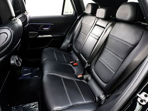 Used 2024 Mercedes-Benz GLC 300 GLC 300 SUV image 9