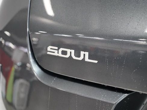 Used 2025 Kia Soul LX w/ LX Technology Package image 13