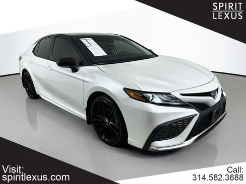 Used 2022 Toyota Camry XSE FWD image 1