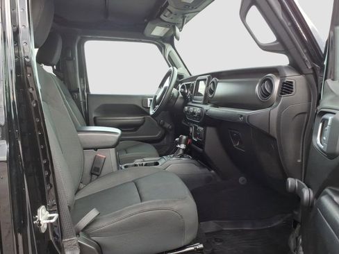 Used 2022 Jeep Gladiator Sport image 11