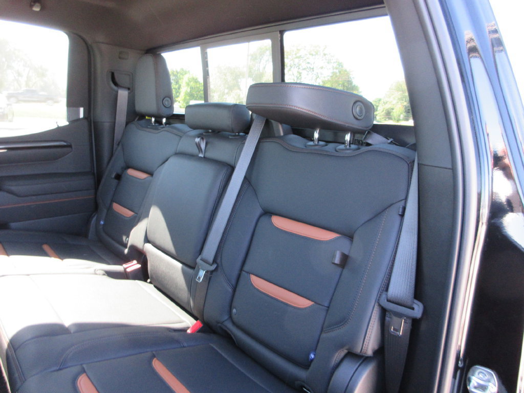 New 2026 GMC Sierra 1500 AT4 w/ AT4 Premium Package AWD/4WD image 14