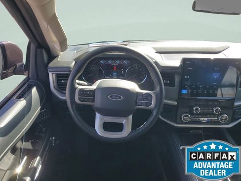 Used 2022 Ford Expedition XLT image 16