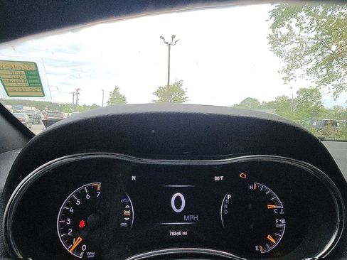 Used 2018 Jeep Grand Cherokee Limited image 13